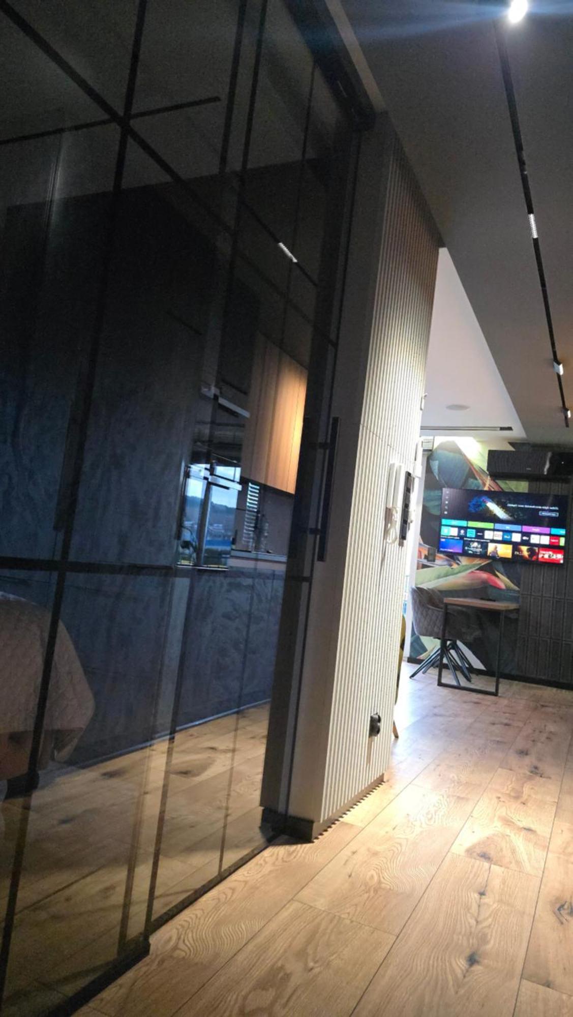 Apartament Dark Prestige New ! - Dostep 24H, Projektor , Garaz Podziemny , Klimatyzacja , Duzy Taras เคียลเซ ภายนอก รูปภาพ